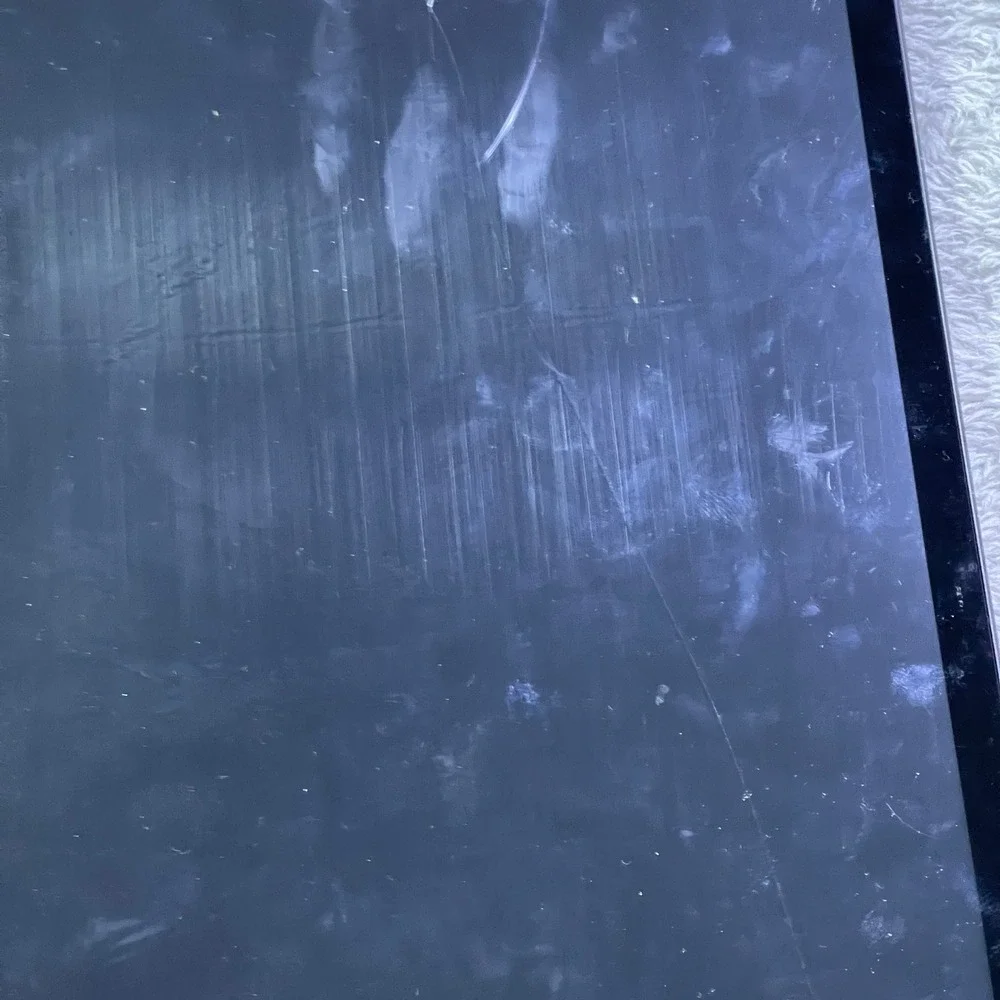 Apple iPad 7th Gen Black WiFi Cracked Screen For Parts Repair Only‎ Not Working